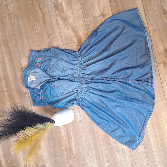 Red Rose Embroiderd Dress - Picture 2 of 8